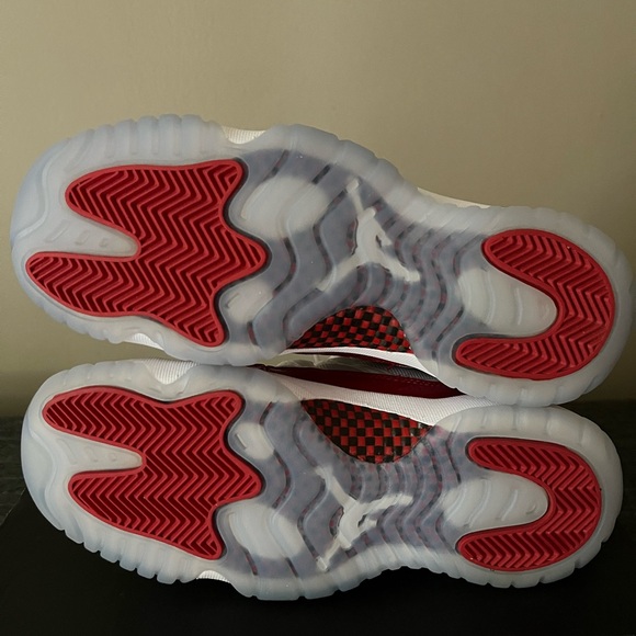 Nike Air Jordan Retro 11, Size 6Y, like new, barely used - Picture 3 of 4
